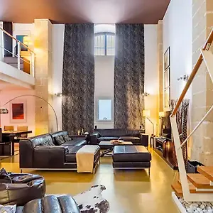 Apartamento Artqhost Jerez Huge Loft & Free Parking, Jerez de la Frontera